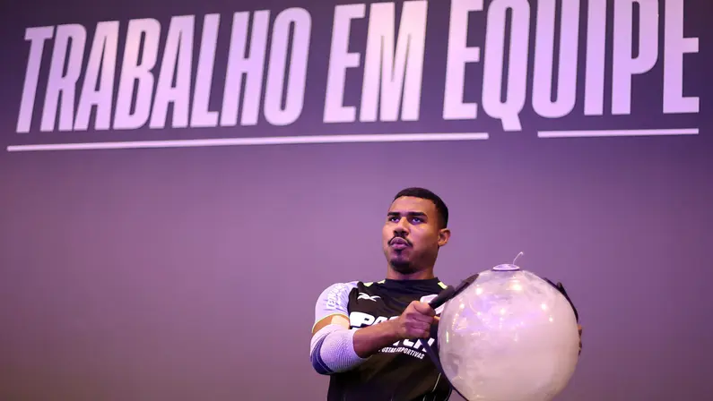 Importante, Cuiabano é procurado por clubes europeus, e Botafogo vai evitar acelerar retorno para não agravar lesão