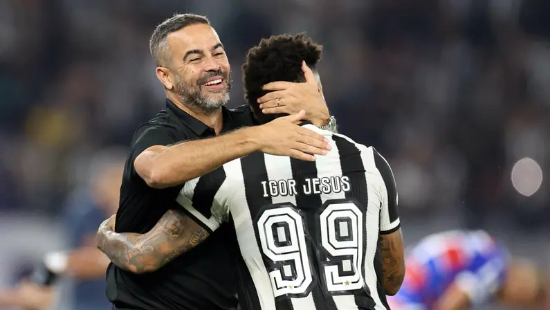 Pitacos: Botafogo tem campanha quase igual à de 2023 na 25ª rodada, mas viés é de alta; nível de exigência de Artur Jorge