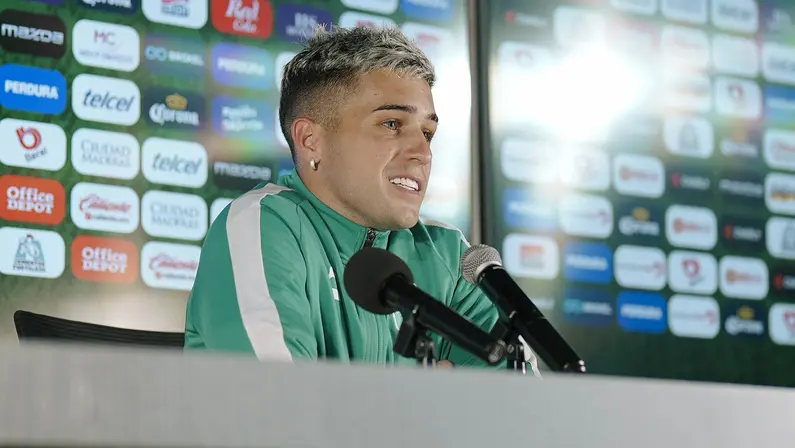Diego Hernández é apresentado pelo León, vê mudança como positiva e destaca grande competitividade no Botafogo