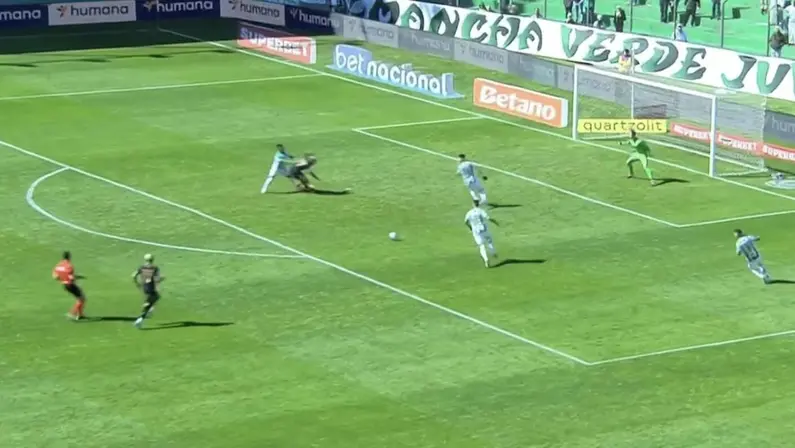 Pênalti em Carlos Alberto em Juventude x Botafogo