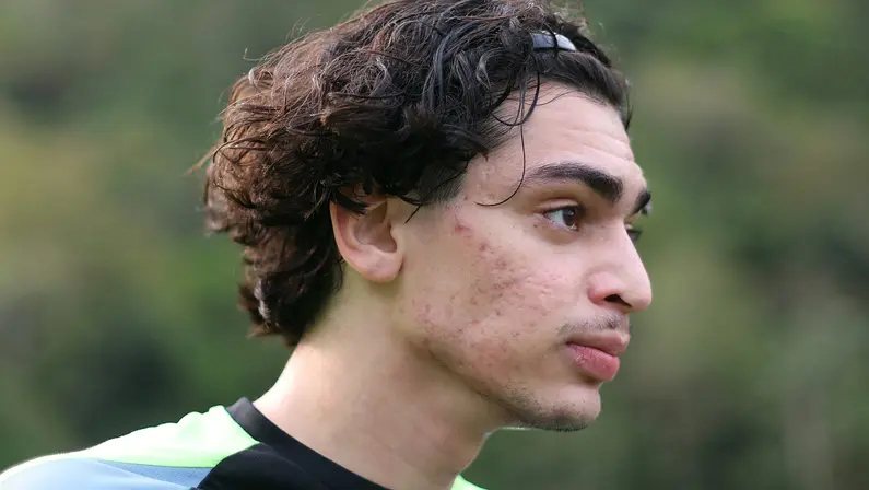 Matheus Nascimento, do Botafogo, rasga elogios a Tiquinho Soares: ‘Ele é um cara extraclasse, fenomenal, ficando ou não’