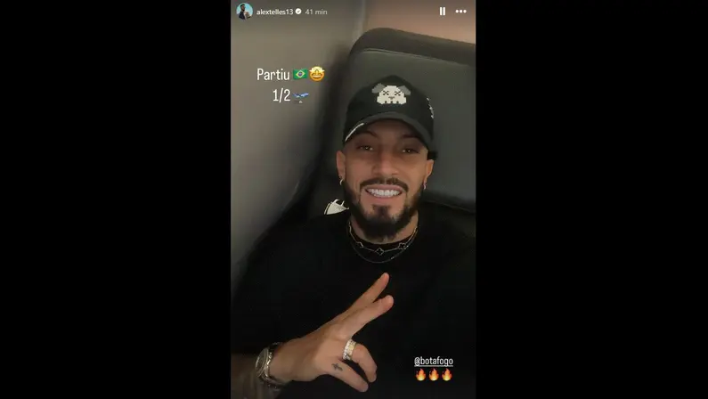 Só vem! Reforço do Botafogo, Alex Telles posta foto a caminho do Rio de Janeiro