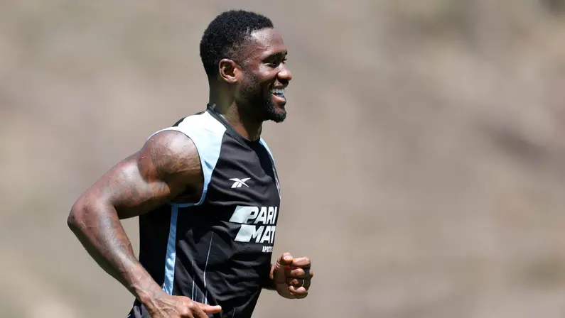 Ausência no começo da pré-temporada, Bastos deve se apresentar ao Botafogo nos próximos dias