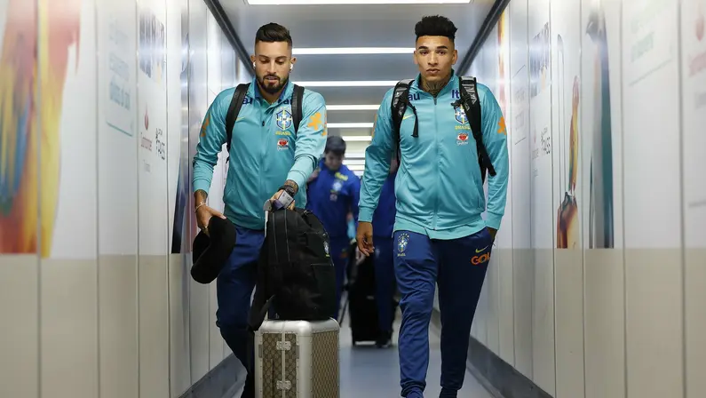 Alex Telles e Igor Jesus, do Botafogo, estão na primeira pré-lista de Ancelotti para a Seleção Brasileira