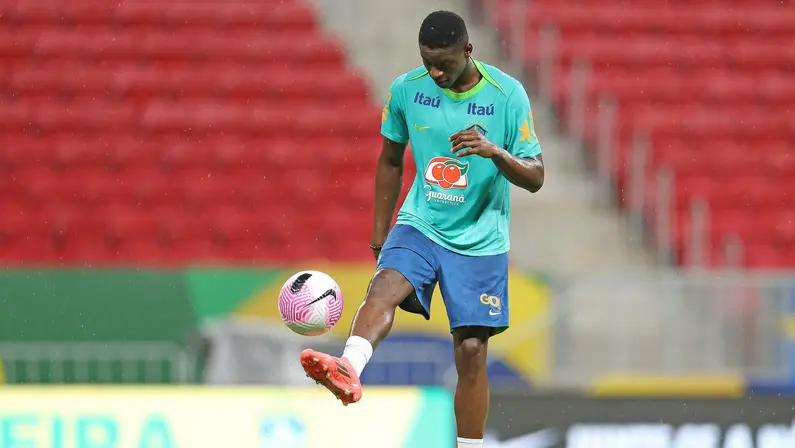 Casagrande sugere mais um do Botafogo na Seleção e diz que Luiz Henrique deveria ser titular: ‘Ele já joga com o Igor Jesus’