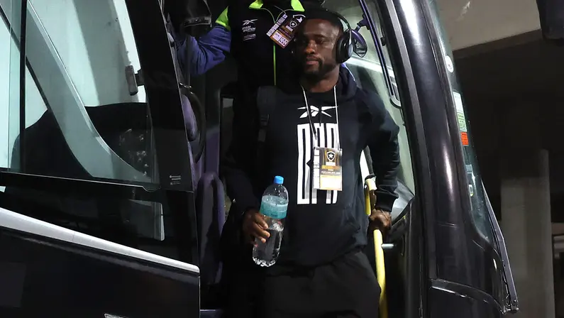 Com Bastos incluído, Botafogo divulga lista de relacionados para jogo com Internacional com 33 atletas