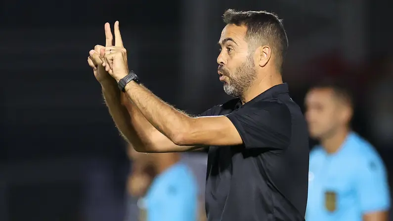 Artur Jorge confirma sondagem de Portugal e diz que ‘projeto esportivo’ vai pesar para decidir futuro no Botafogo: ‘Tudo pode acontecer’