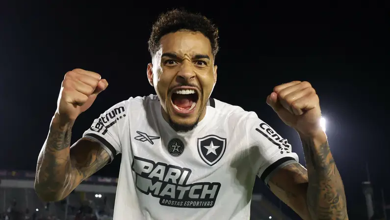 Gregore ganha elogios de Artur Jorge no Botafogo: ‘Mais uma vez faz grande jogo. Nós que somos premiados com o gol dele’