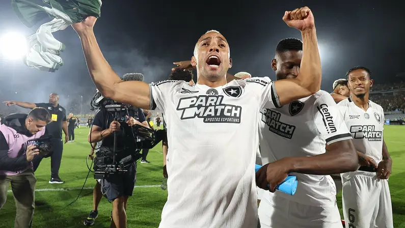 De saída do Botafogo, Marçal é oferecido ao Internacional