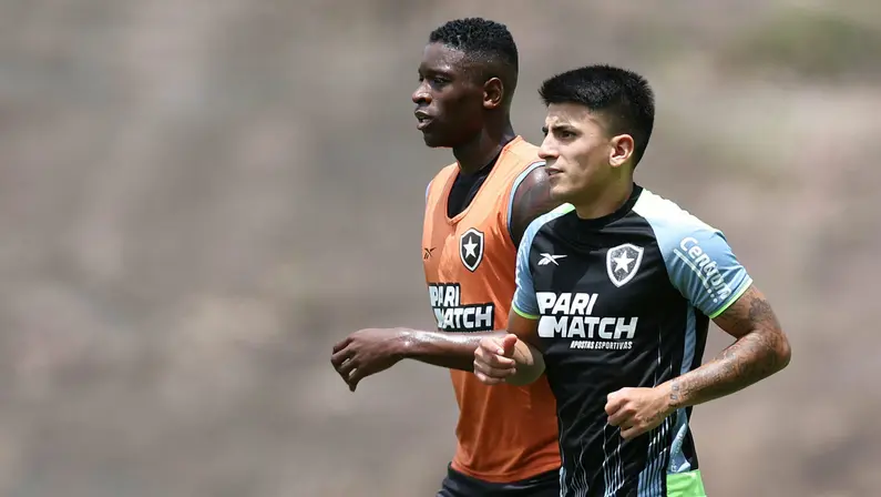 Botafogo ainda não desiste de manter Luiz Henrique e Almada por vitrine do Super Mundial de Clubes