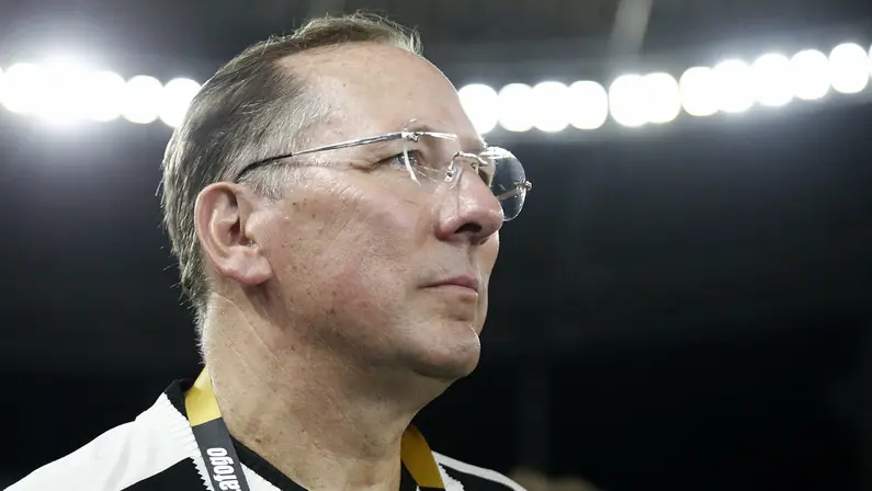 Apesar de decisão da DNCG sobre o Lyon, John Textor garante: ‘Nosso clube não vai ser rebaixado’