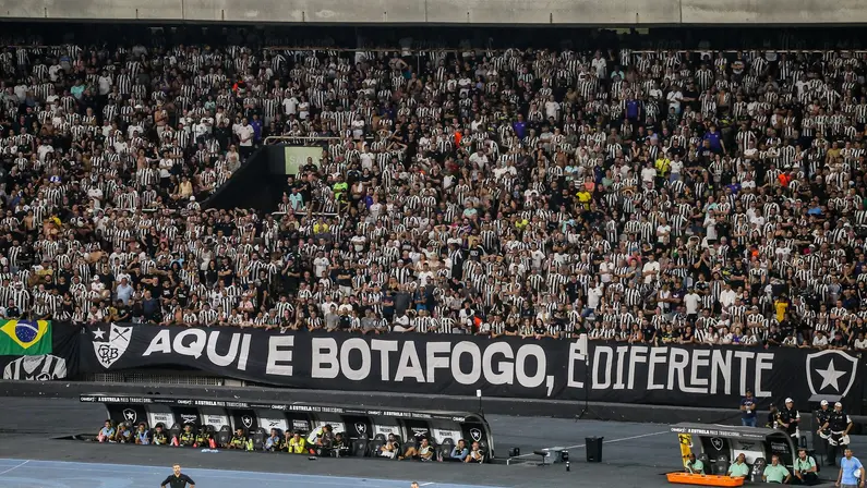 Botafogo abre check-in para duelo com São Paulo, último no Nilton Santos pelo Brasileirão