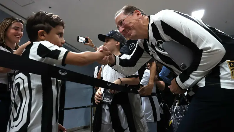 Textor destaca boa relação com donos do Atlético-MG e vê equilíbrio na final: ‘Vamos jogar contra um ótimo time, eles já venceram uma vez e sabem como é estar aqui’