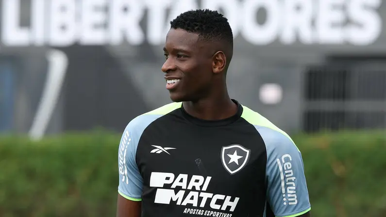 Rodrigo Mattos crê que pedida do Botafogo por Luiz Henrique ‘é alta demais’: ‘Para complicar, é suspeito de levar cartão amarelo forçado’