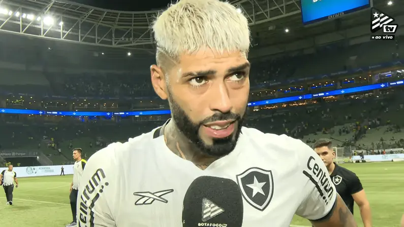 Dominador, Alexander Barboza comemora vitória do Botafogo sobre o Palmeiras: ‘Jogo que todo mundo quer jogar. Fizemos tudo muito bem’