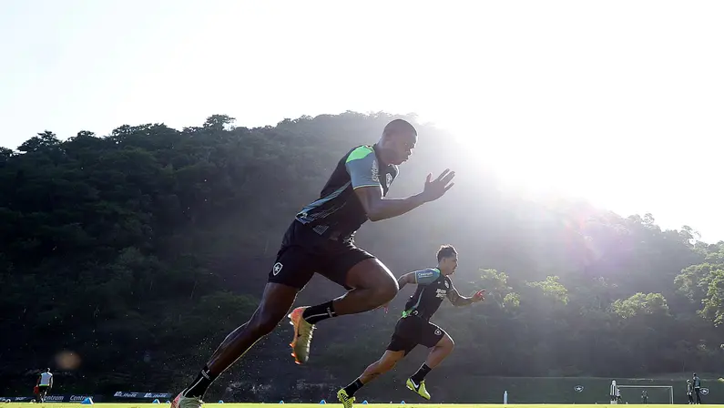 Botafogo se reapresenta nesta terça ainda sem treinador e reforços oficializados; confira provável elenco
