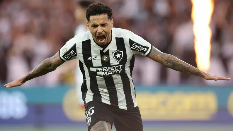 Atlético-MG tem interesse na contratação de Gregore, volante do Botafogo, diz jornalista