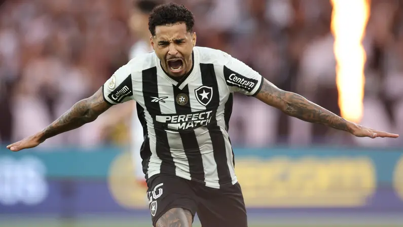 Gregore celebra gol do título no Botafogo: ‘Essa semana vivi uma mistura de sentimentos. Corri por eles’
