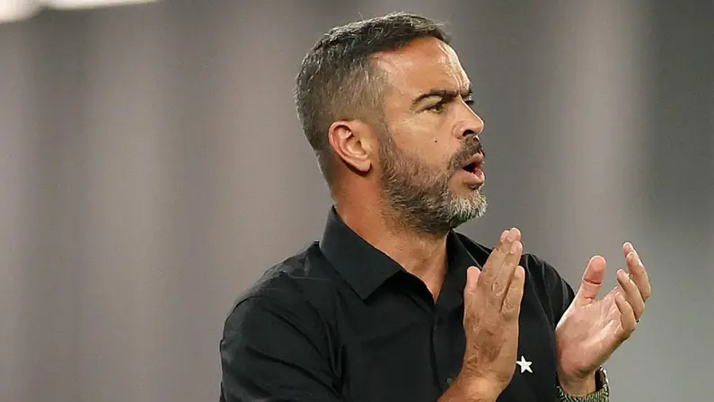 Advogados analisam cláusulas, e multa rescisória de Artur Jorge com Botafogo chega a € 3 milhões