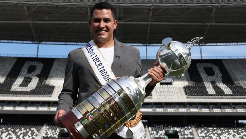 Diretor do Botafogo, Pedro Martins deve deixar o clube para ser CEO do Santos, diz PVC