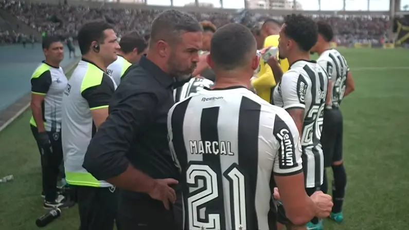 Artur Jorge e Marçal em Botafogo x São Paulo | Campeonato Brasileiro 2024