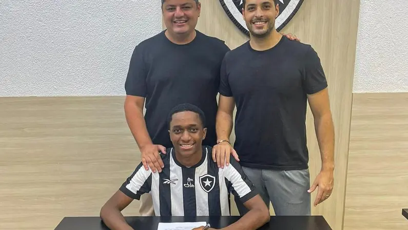Kaique, do sub-17 do Botafogo