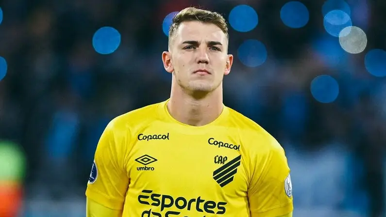 Leo Linck, goleiro do Athletico-PR