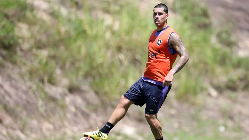 Vitória crê que terá Lucas Halter, do Botafogo, por empréstimo após a Supercopa do Brasil