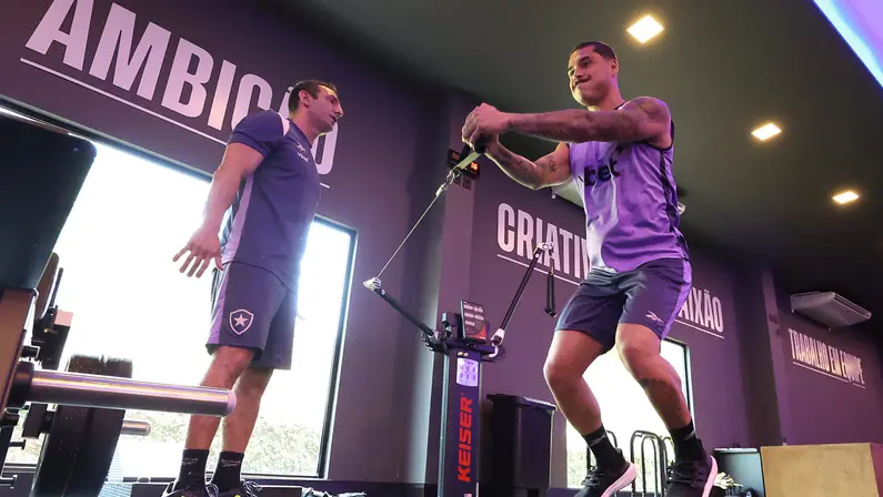 Botafogo tenta colocar cláusula de obrigação de compra por metas para emprestar Lucas Halter ao Vitória