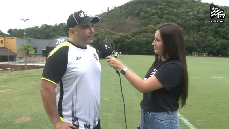 Carlos Leiria, técnico do Botafogo sub-23