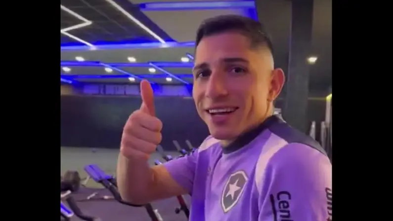 Savarino se reapresenta ao Botafogo e da início à pré-temporada