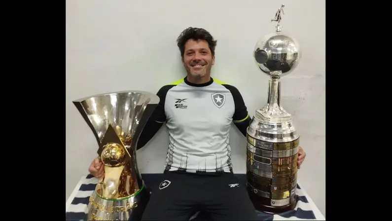 Auxiliar de Artur Jorge se despede do Botafogo: ‘Não há vilões, não há culpados, simplesmente é futebol. Vou sentir saudades’