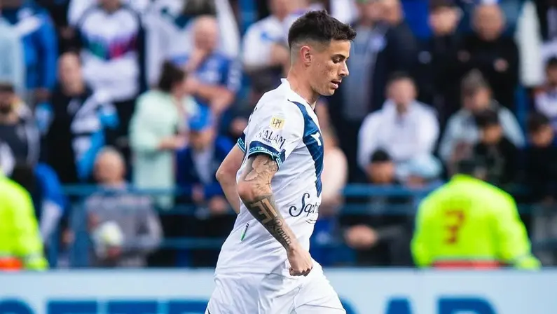 À espera de Jair, Botafogo faz sondagem por Valentín Gómez, zagueiro do Vélez Sarsfield