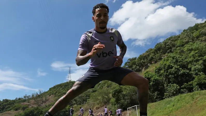 Com renovação com Botafogo, multa de Gregore para o exterior vai aumentar para US$ 10 milhões