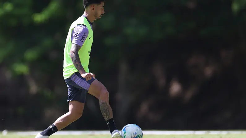 Renato Paiva terá desafio com Santiago Rodríguez no Botafogo