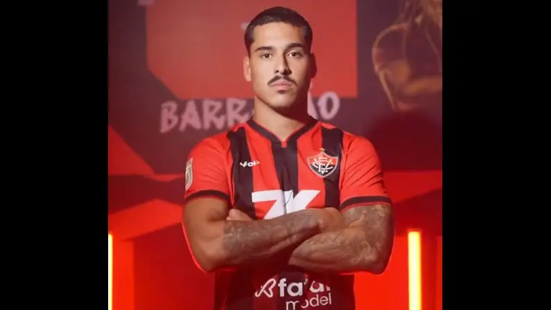 Emprestado pelo Botafogo, Lucas Halter é oficializado como reforço do Vitória