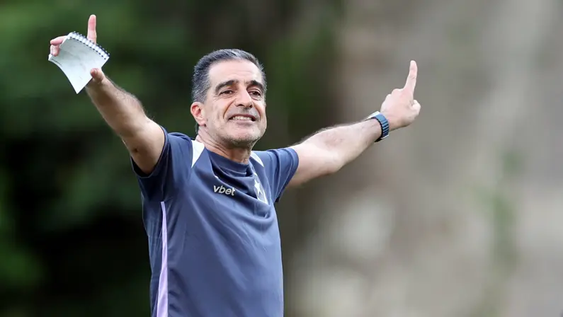 Analista explica jogo de posição adotado por Renato Paiva, novo técnico do Botafogo, e cita uso do goleiro na construção