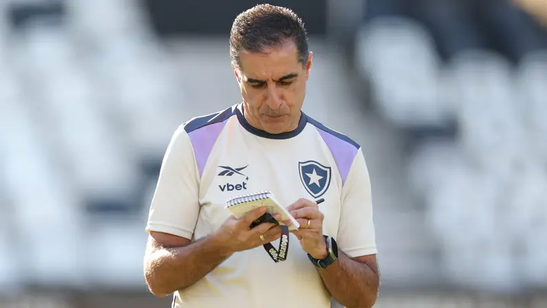 Jogo-treino entre Botafogo e Cruzeiro terá quatro tempos de 30 minutos; Renato Paiva fará diversos testes