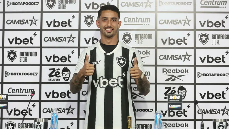 Santiago Rodríguez é apresentado pelo Botafogo | 14/3/2025