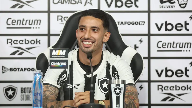 Santiago Rodríguez é apresentado pelo Botafogo | 14/3/2025