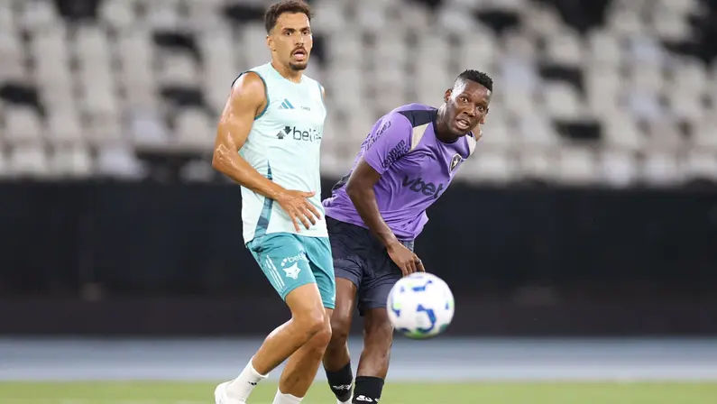 Pressão alta e Patrick de Paula mais adiantado são mudanças testadas por Renato Paiva no Botafogo