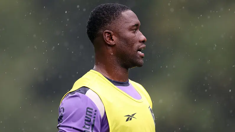 Bastos passará por cirurgia no joelho e fica fora por no mínimo dois meses; Botafogo busca reposição