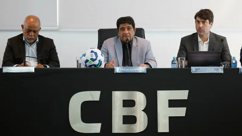 Ednaldo Rodrigues e Júlio Avellar, da CBF, Conselho Técnico