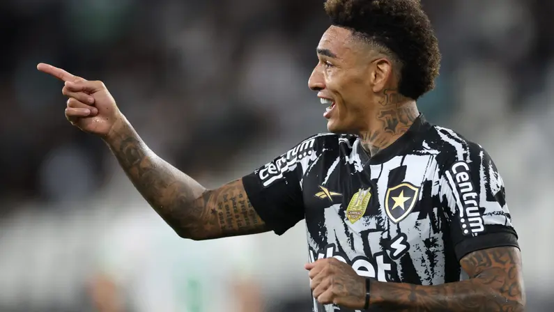 Renato Paiva explica orientações a Igor Jesus e exalta 99 do Botafogo: ‘Não é melhor nem pior que os dos meus colegas’