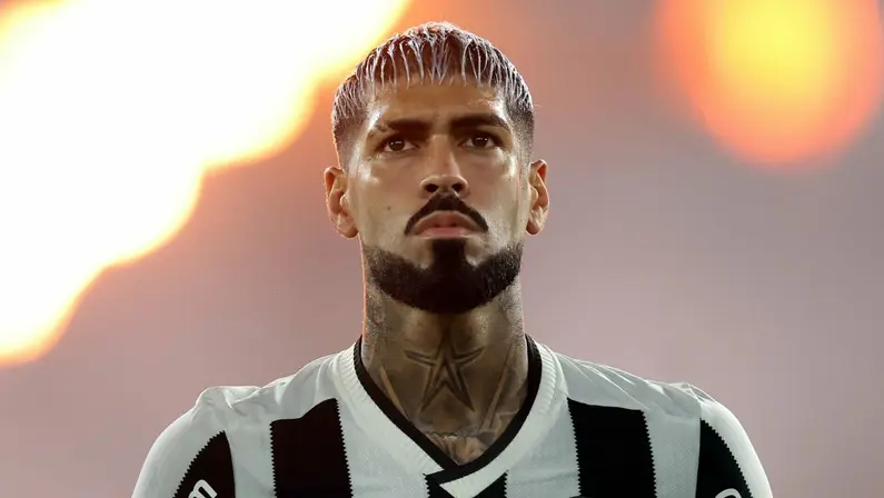 Botafogo tenta retorno de Savarino contra o Estudiantes e dá quase como certo ter Alexander Barboza e Matheus Martins para o Super Mundial, diz jornalista