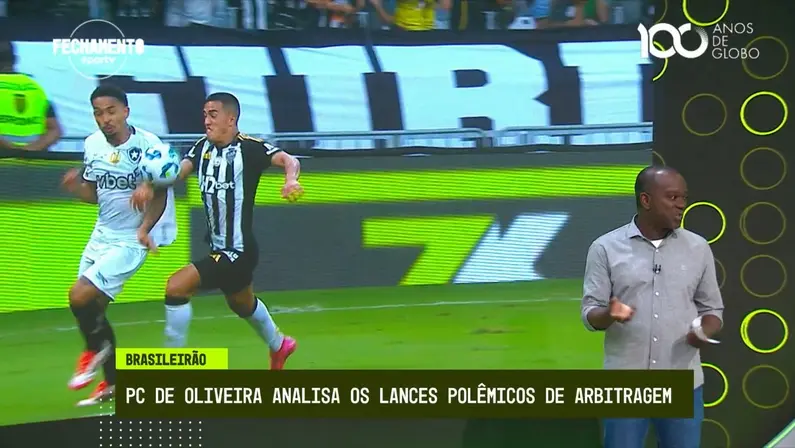 PC Oliveira diz que não foi pênalti em mão de Cuello, do Atlético-MG, e vai contra o Botafogo em todos os lances