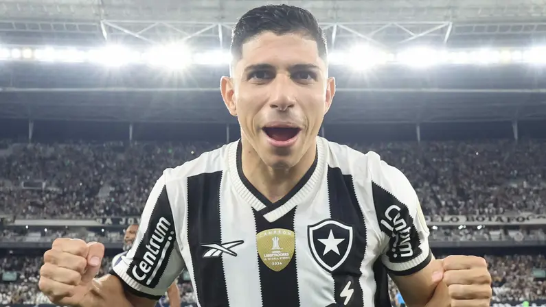 É oficial! Renovação do contrato de Savarino com o Botafogo até 2028 é registrada na CBF