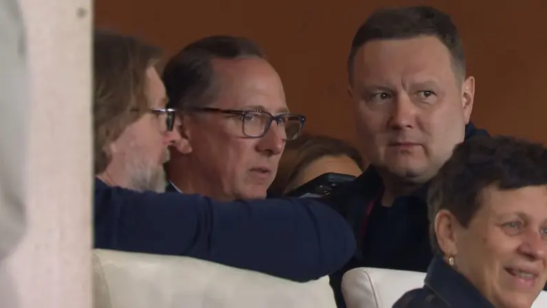 Ultras do Lyon divulgam carta contra presença de John Textor em assembleia do clube francês nesta quarta