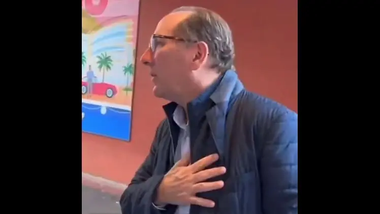 Astro da NBA fará proposta para comprar parte de John Textor no Crystal Palace por R$ 1 bilhão