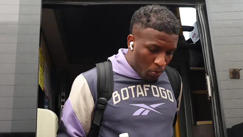 Elias Manoel será emprestado pelo Botafogo por um ano ao Santa Clara, que tem Vasco Matos como técnico